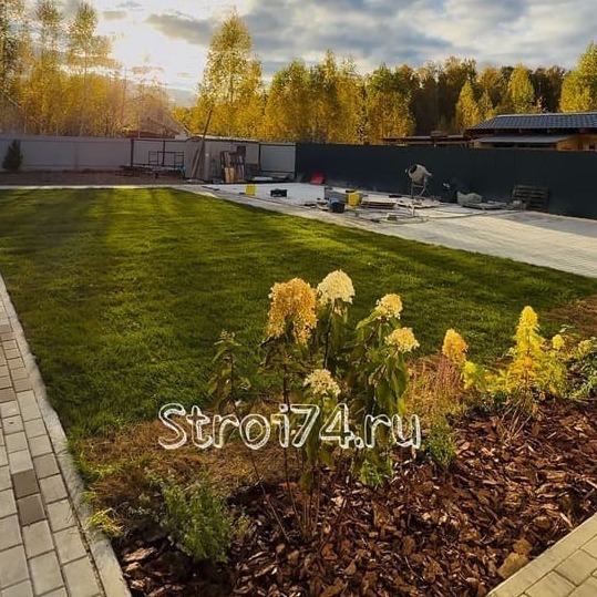 рулонный газон до и после наших работ в Челябинске рулонный газон до и после наших работ